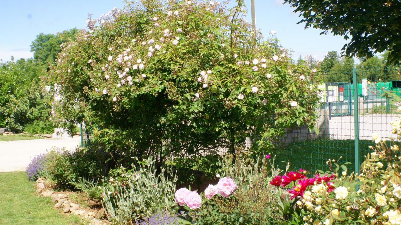 Bed and Breakfast Acaba D'Entrar Le Caylar Zewnętrze zdjęcie